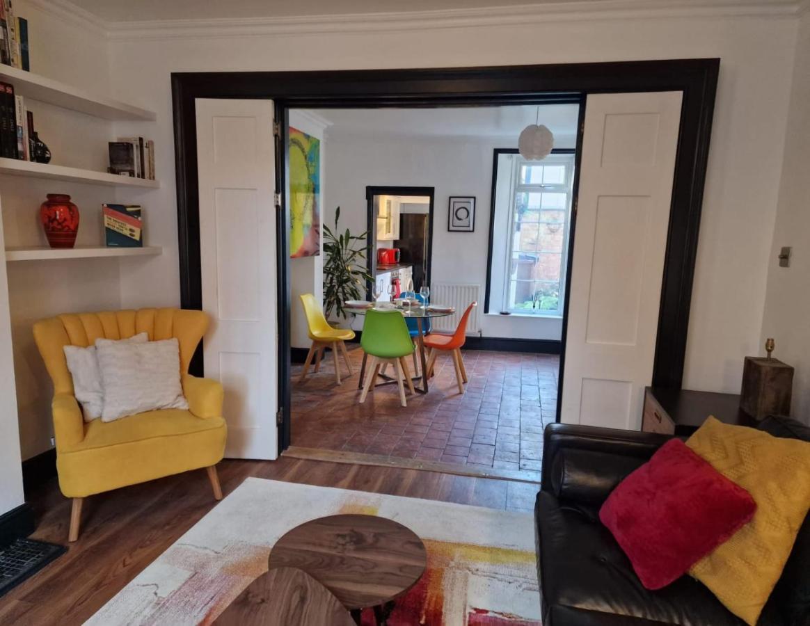 No.2 Boutique Art Townhouse  *
